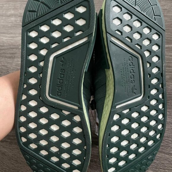 BRAND NEW Adidas NMD R1 Green US Size 8 - Picture 3 of 3